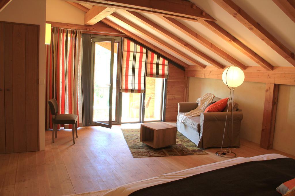 ホテルHollyoaks Estate Saint-Pons-la-Calm 部屋 写真