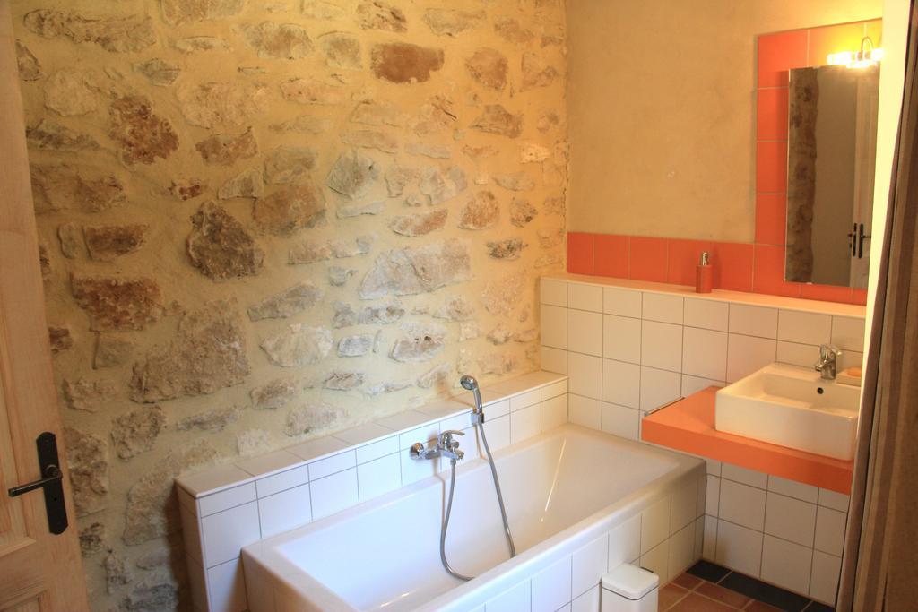 ホテルHollyoaks Estate Saint-Pons-la-Calm 部屋 写真