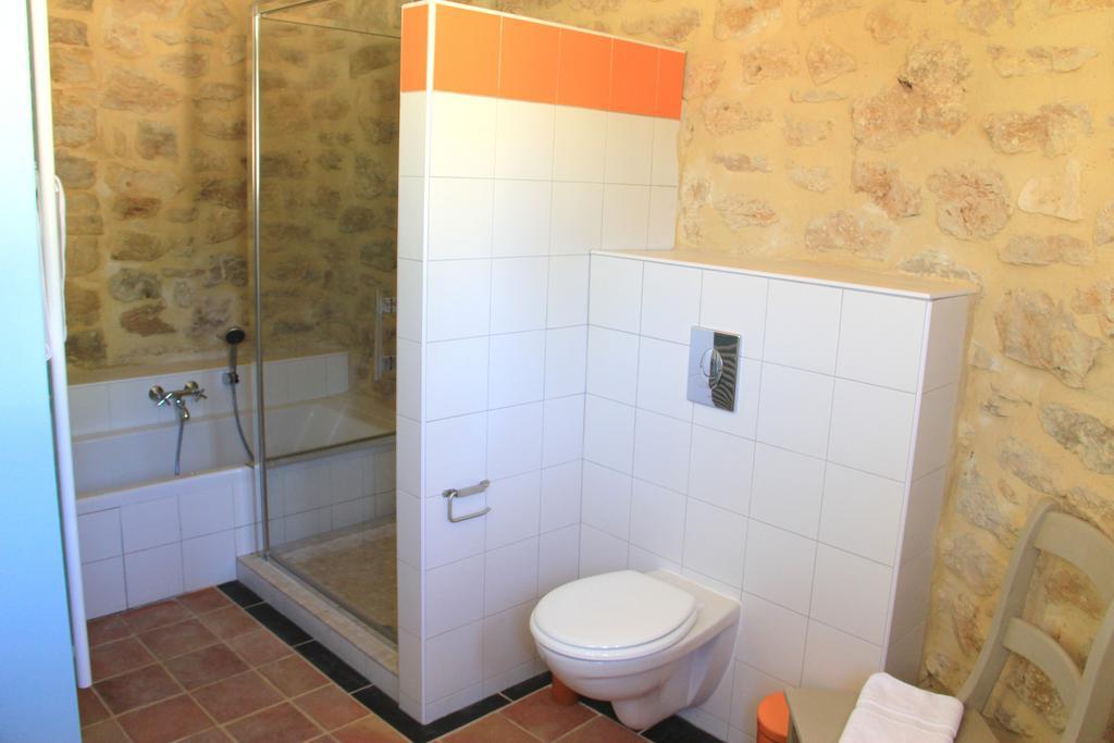 ホテルHollyoaks Estate Saint-Pons-la-Calm 部屋 写真